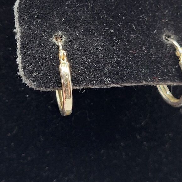 Dainty Sterling Silver Hoop Earrings Signed 925 .6in dia - Picture 4 of 4